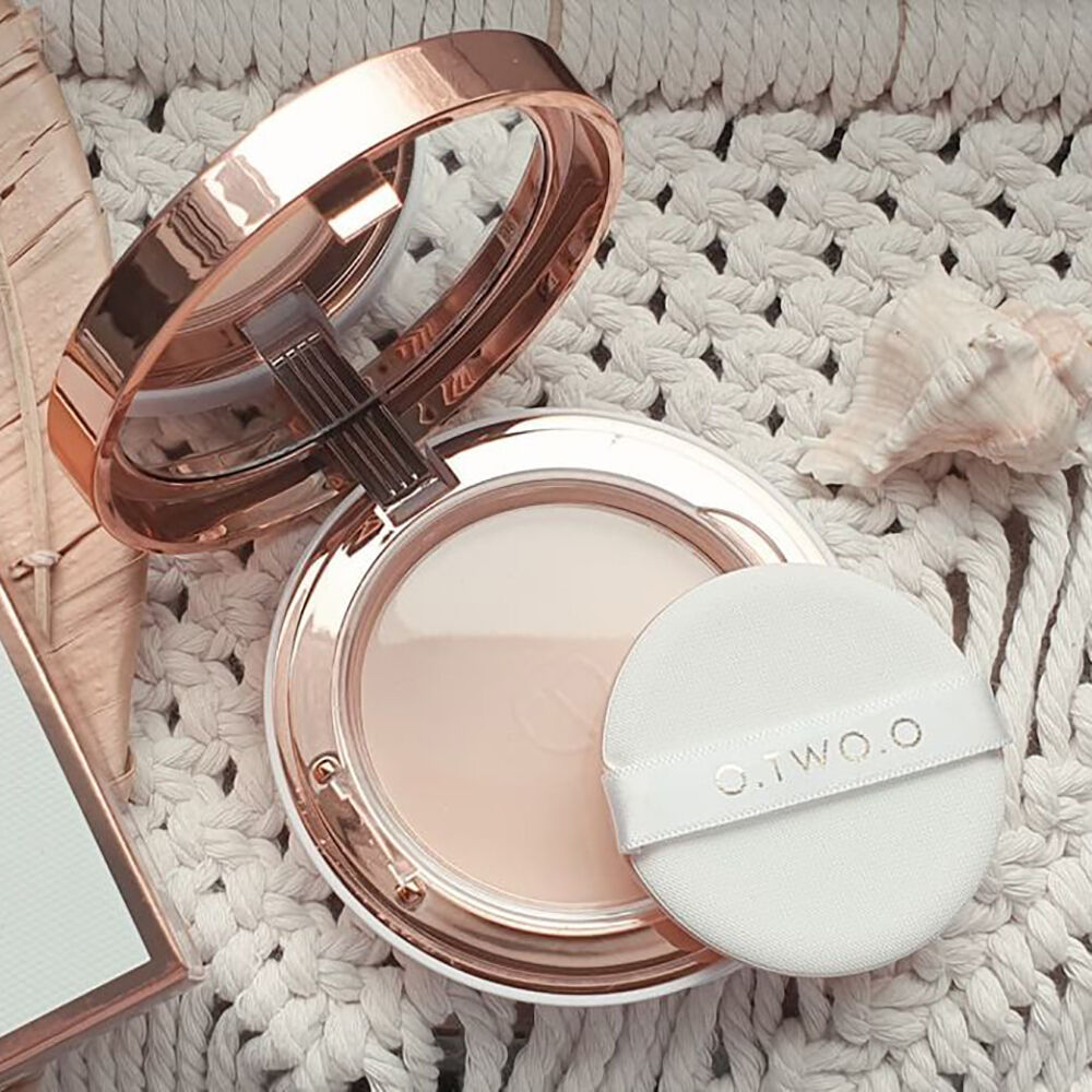 O.TWO.O Silky & Moisturizing Setting Powder