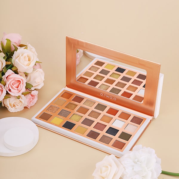 O.TWO.O 28 Colors Eyeshadow Palette