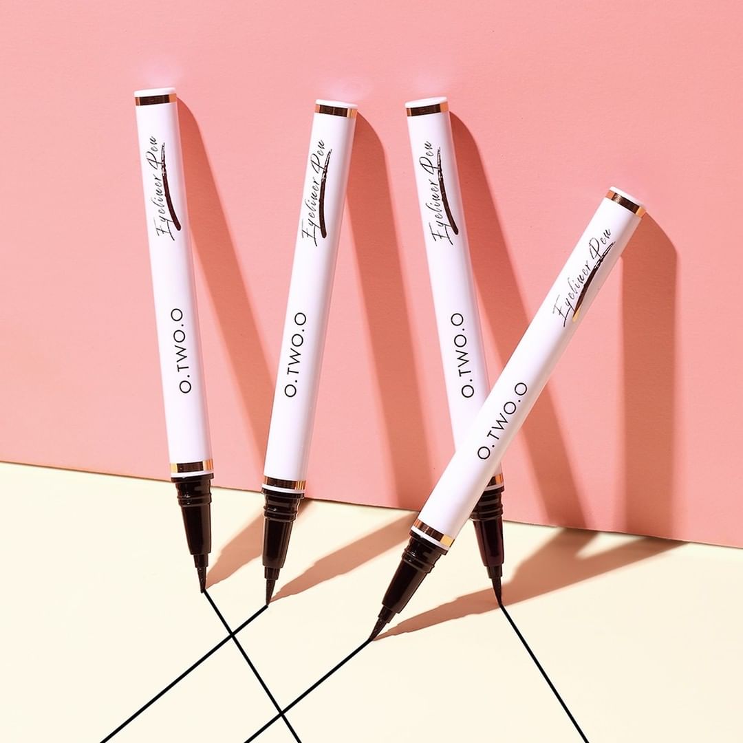 O.TWO.O Delicate Waterproof Eyeliner