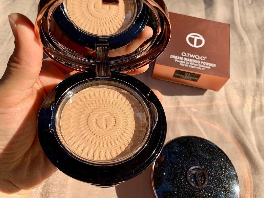 O.TWO.O Dream Diamond Face Powder