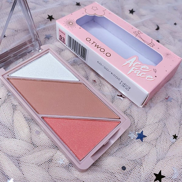 O.TWO.O 3 IN 1 Sweet Heart Girl Palette